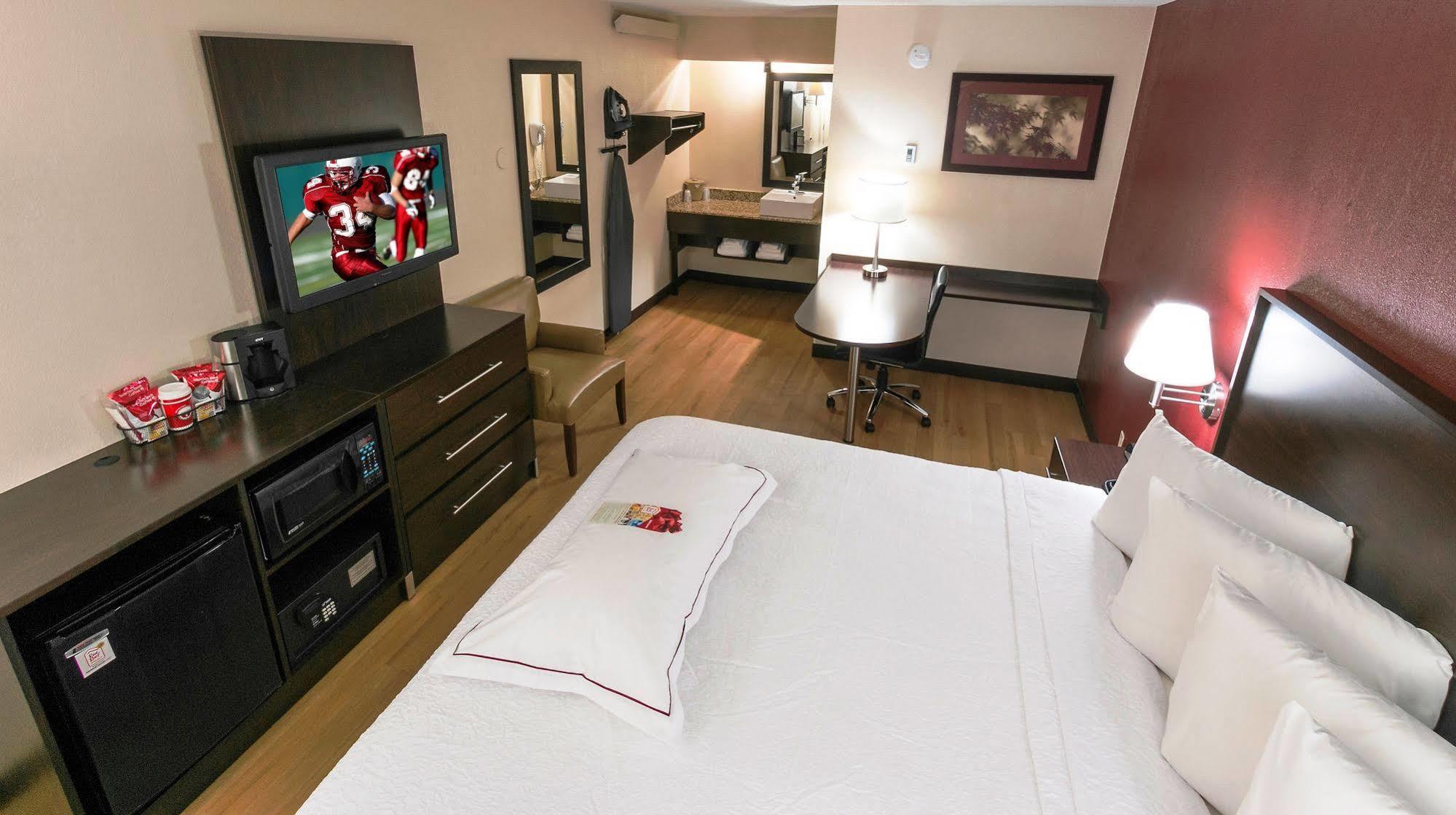 Red Roof Inn Plus+ Baltimore - Washington Dc/Bwi South Hanover Bagian luar foto